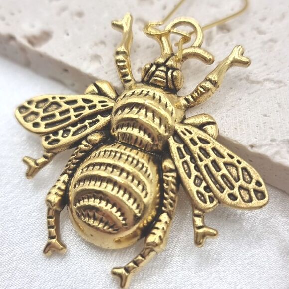 New ZARA Gold bee statement earrings - Picture 4 of 8